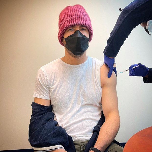 Ryan Reynolds gets first dose of COVID-19 vaccine, quips 'finally got 5G' Ryan Reynolds gets first dose of COVID-19 vaccine, quips 'finally got 5G'