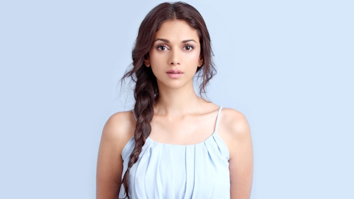 Aditi Rao Hydari: “I NEVER talked about that I wanted to be Mani Ratnam heroine because…” Aditi Rao Hydari: “I NEVER talked about that I wanted to be Mani Ratnam heroine because…”