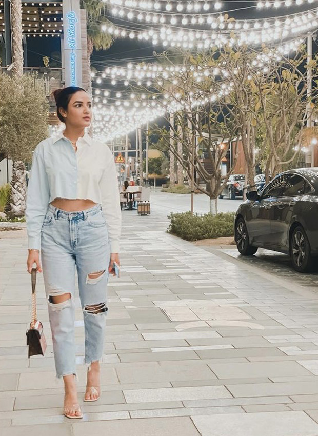Jasmin Bhasin steps out in crop top and distressed denims on the ...