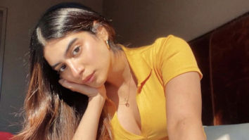 Khushi Kapoor sets the summer vibe in yellow crop top and denims in sunkissed pictures