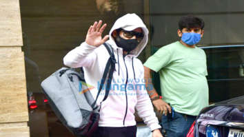 Photos: Emraan Hashmi spotted at a gym in Bandra