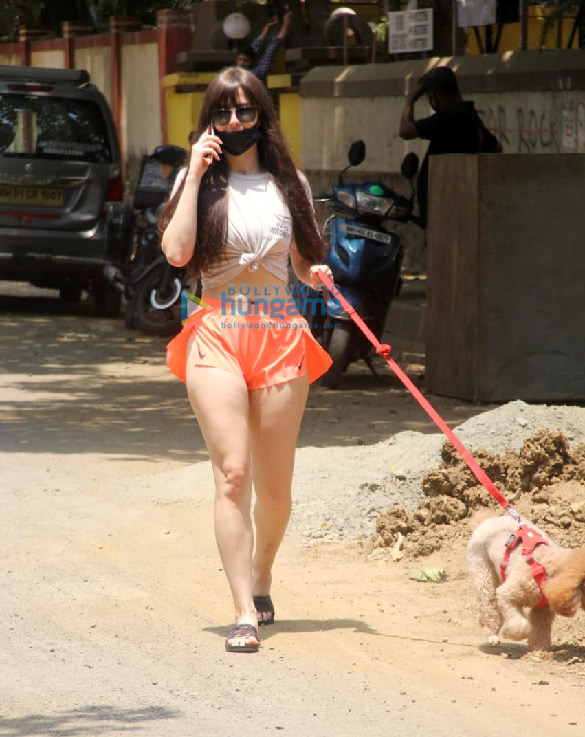 photos giorgia andriani spotted outside her house in bandra 1