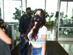 Photos: Janhvi Kapoor and Govinda snapped at the airport