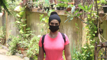 Photos: Kim Sharma spotted in Bandra