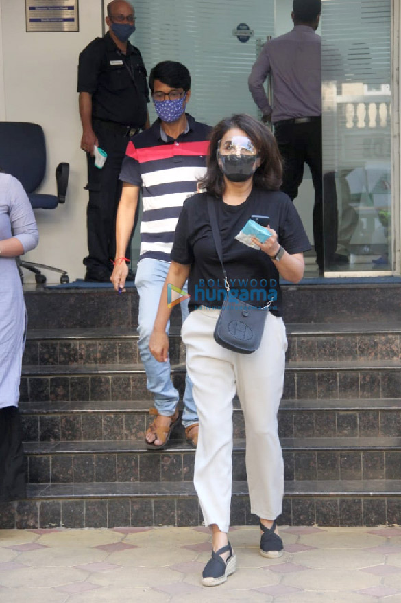 Photos: Neetu Kapoor spotted in Bandra