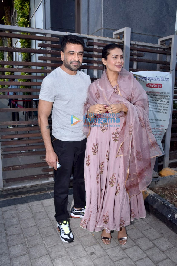Photos: Pavitra Punia celebrates birthday with Eijaz Khan Photos: Pavitra Punia celebrates birthday with Eijaz Khan