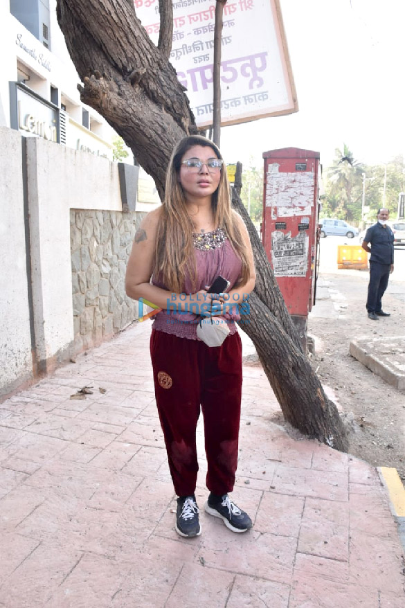 photos rakhi sawant snapped in lokhandwala 1