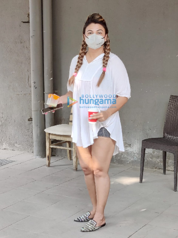 photos rakhi sawant snapped in mumbai 2