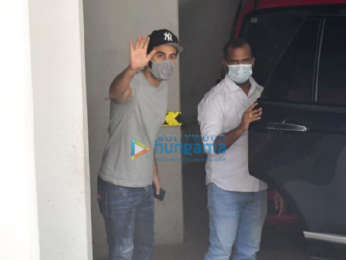 Photos: Ranbir Kapoor spotted at a dental clinic