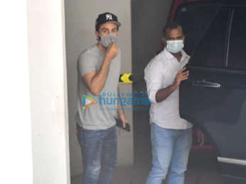 Photos: Ranbir Kapoor spotted at a dental clinic
