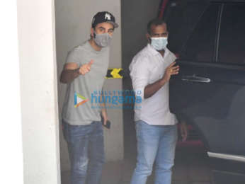Photos: Ranbir Kapoor spotted at a dental clinic