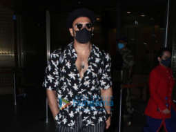 Photos: Ranveer Singh and Pooja Hegde snapped at the airport