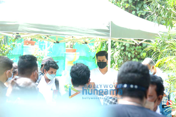 photos riteish deshmukh and genelia dsouza snapped at shoot location in bandra 1
