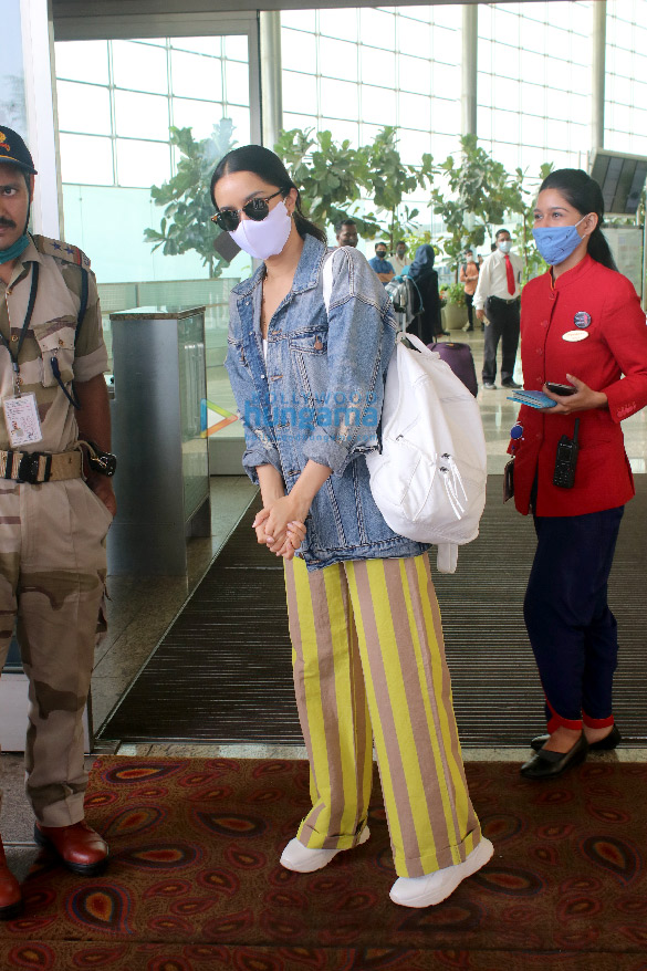 photos shraddha kapoor snapped at the airport 3 3