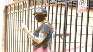 Photos: Sophie Choudry spotted in Bandra
