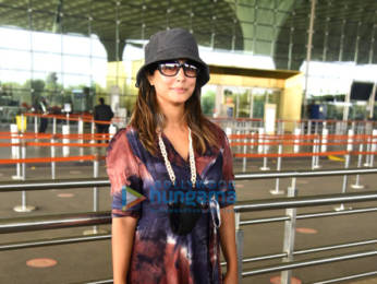 Photos: Tamannaah Bhatia, Hina Khan, Tinaa Dattaa and others snapped at the airport