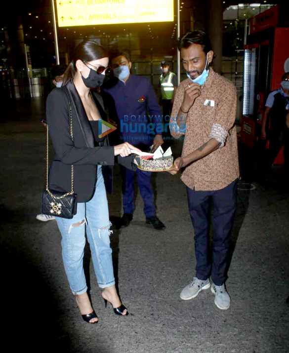 photos urvashi rautela ekta kapoor and others snapped at the airport 6
