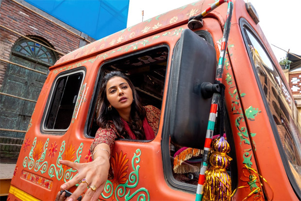 Rakul Preet Singh drives a truck on the sets of Netflix's Sardar Ka Grandson Rakul Preet Singh drives a truck on the sets of Netflix's Sardar Ka Grandson