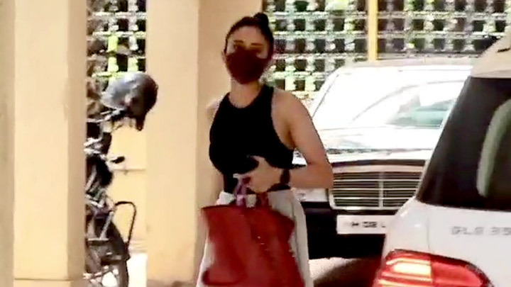 Rakul Preet Singh spotted at Bandra