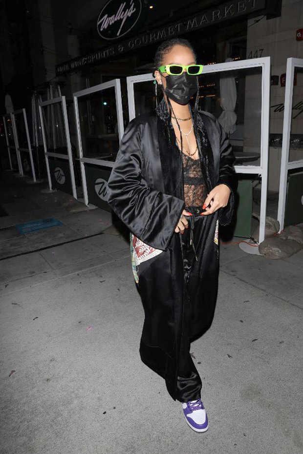 Rihanna grabs attention in lacy sheer top, kimono and Nike Air Jordans worth over Rs. 18,000