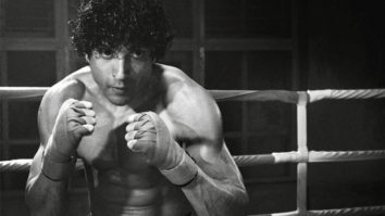 Farhan Akhtar is all set to pack a punch; shares new still from Toofan
