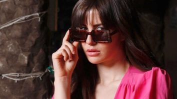 Giorgia Andriani makes a style statement with a fuchsia pink top