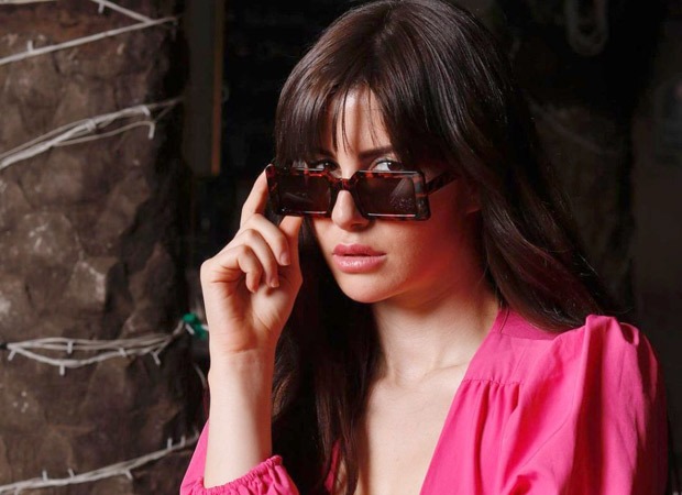 Giorgia Andriani makes a style statement with a fuchsia pink top 