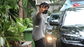 Kartik Aaryan spotted in Juhu
