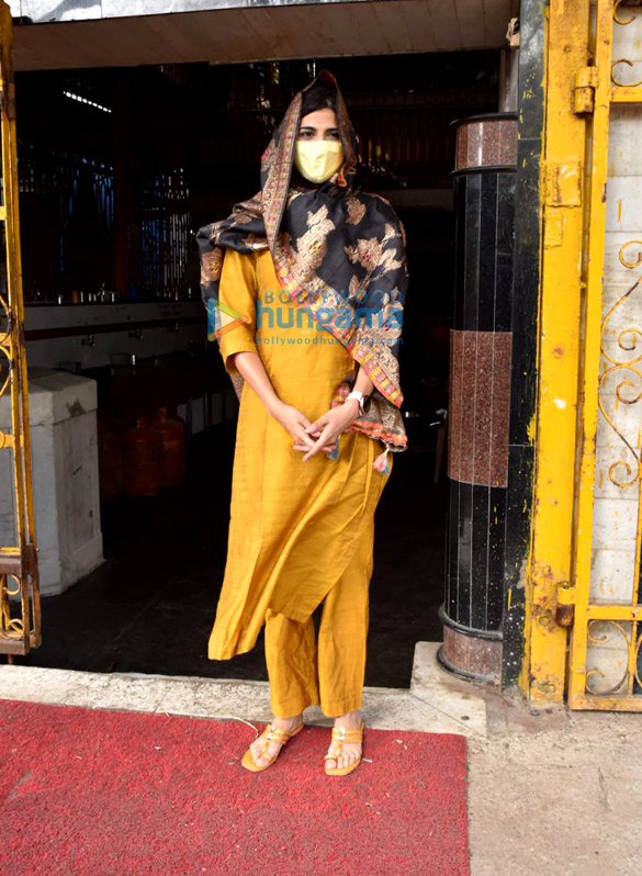 photos aahana kumra snapped at a gurdwara in versova 3