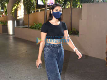 Photos: Actor Nikita Dutta spotted at the airport