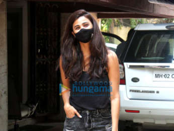 Photos: Daisy Shah spotted at pilates studio in Santacruz