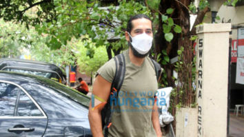 Photos: Dino Morea spotted in Bandra