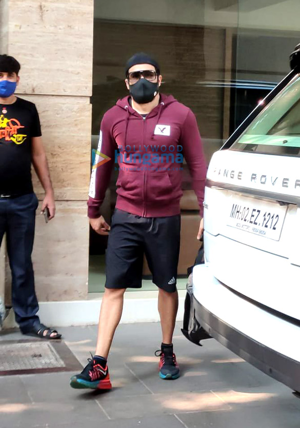 photos emraan hashmi spotted at bandra 2
