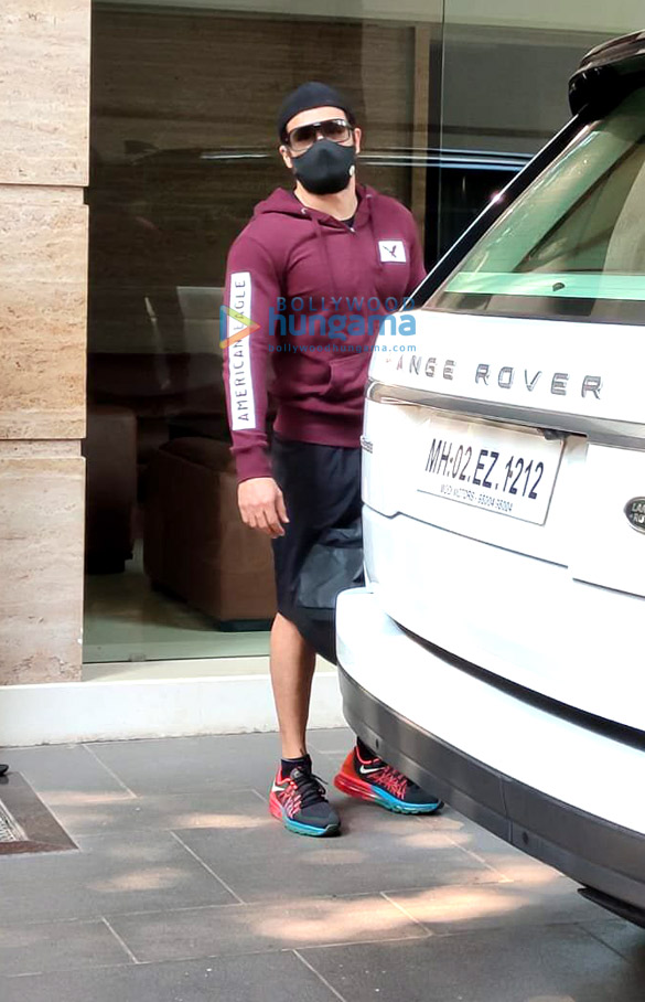 photos emraan hashmi spotted at bandra 4