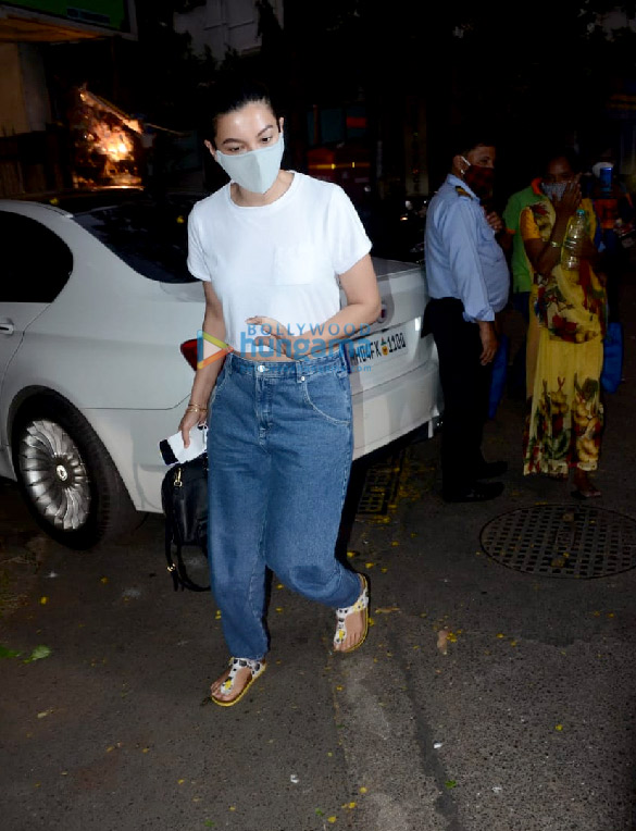 photos gauahar khan and vivek dhaiya snapped at lokhandwala market 1
