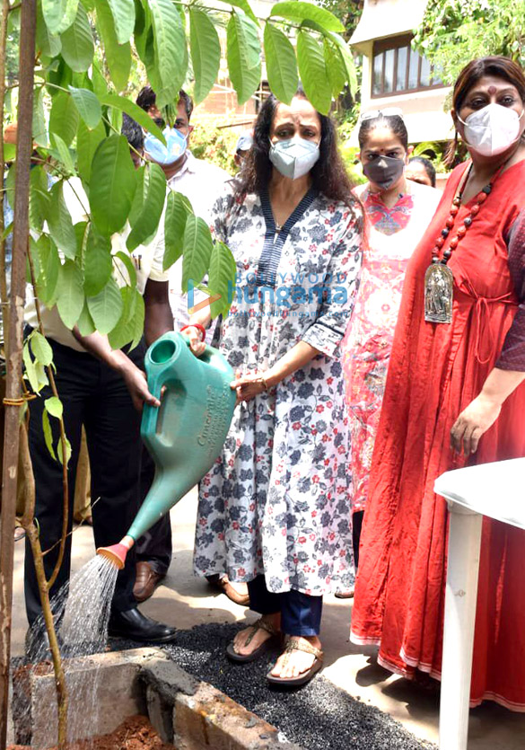 photos hema malini and esha deol snapped at an event in mumbai 2
