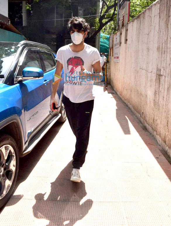 photos ibrahim ali khan spotted at a clinic in bandra 3