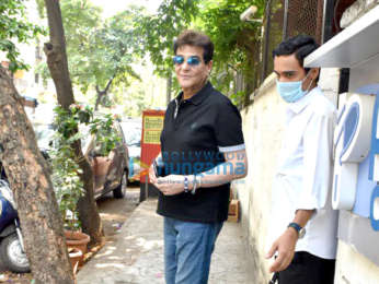 Photos: Jeetendra snapped at clinic in Juhu