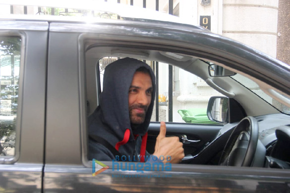 photos john abraham spotted in bandra 2 5