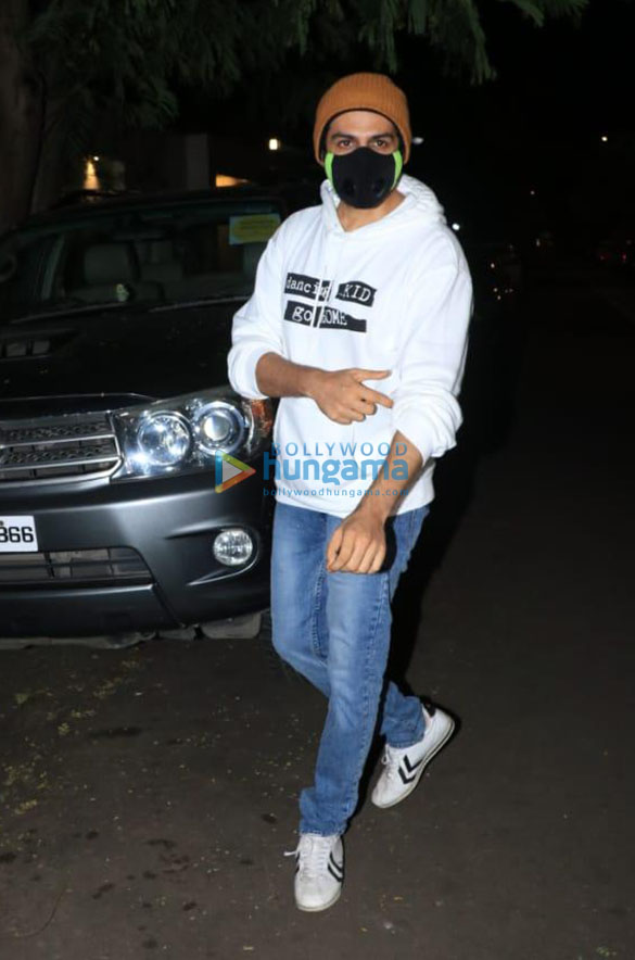 photos kartik aaryan snapped in juhu 1 7