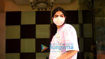 Photos: Khushi Kapoor snapped at a clinic in Bandra