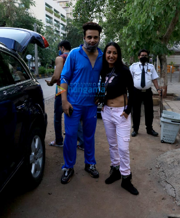 photos krushna abhishek and kashmera shah snapped in bandra 2