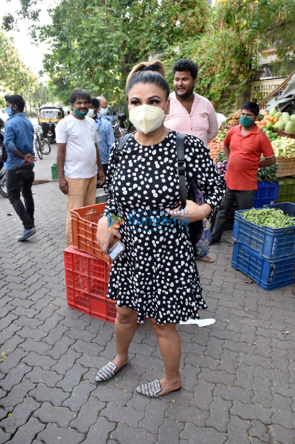 photos rakhi sawant spotted in lokhandwala 3 2