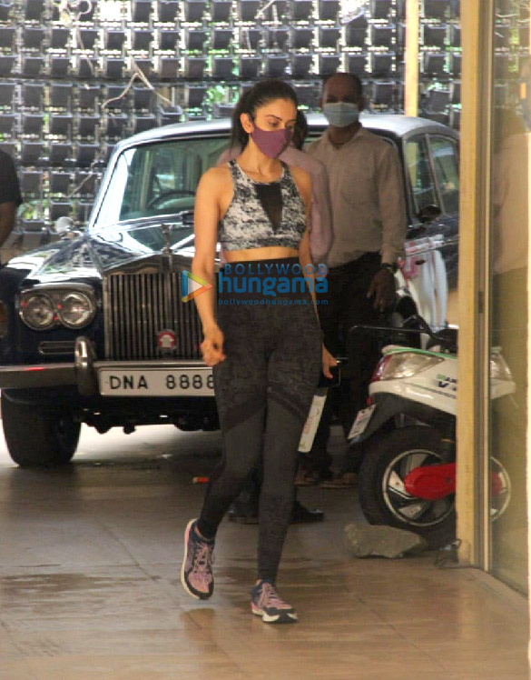 photos rakul preet singh spotted in bandra 1 7