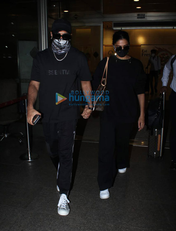 photos ranveer singh and deepika padukone snapped at the airport 2
