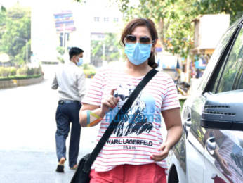 Photos: Richa Chadda snapped in Juhu