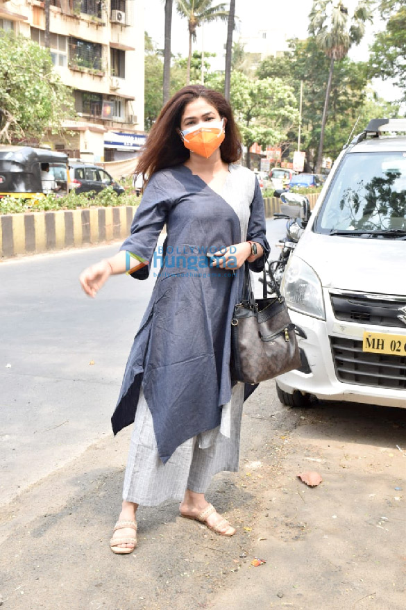 Photos: Ridhima Pandit snapped in Versova Photos: Ridhima Pandit snapped in Versova
