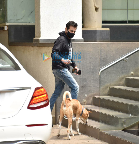 Photos: Sanjay Kapoor and Jahan Kapoor snapped in Juhu