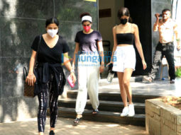 Photos: Shanaya Kapoor, Khushi Kapoor and Maheep Kapoor snapped at a clinic in Bandra
