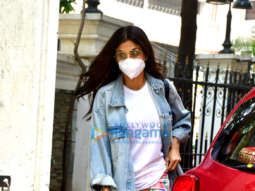 Photos: Shilpa Shetty spotted at clinic in Khar